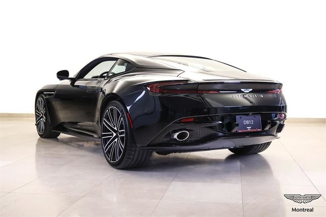 Aston Martin DB12